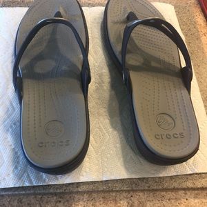 Croc thong sandals